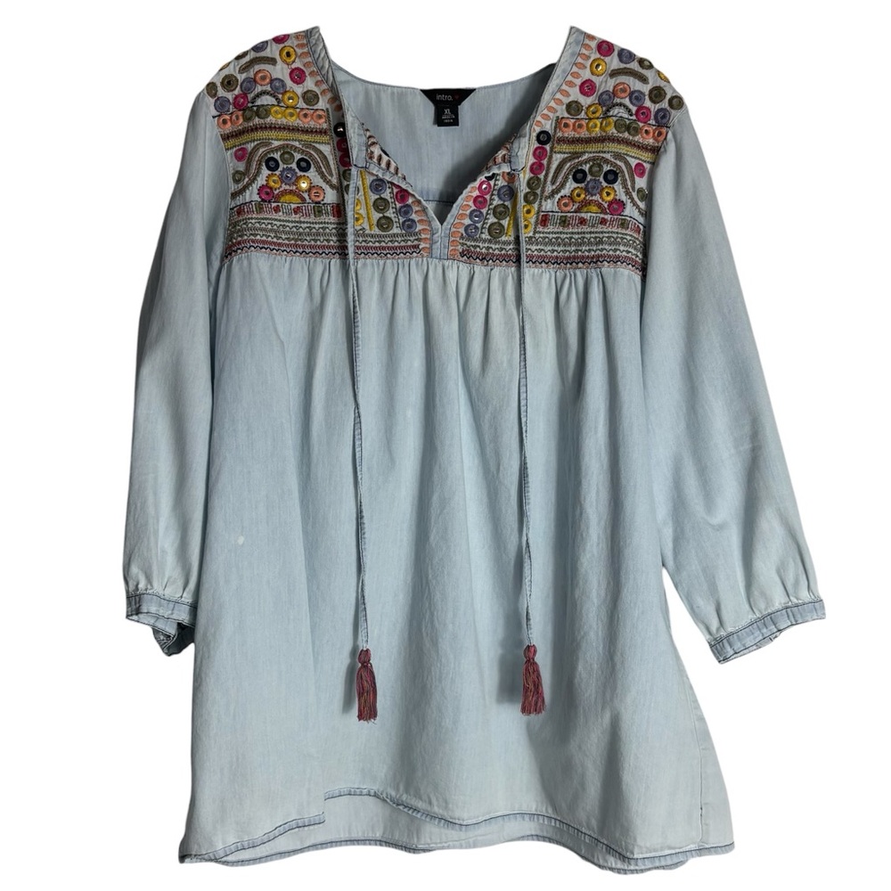 INTRO. Embroidered Tassel Tie Tunic in Light Wash Blue Size XL -- Flaw shown - Picture 3 of 13